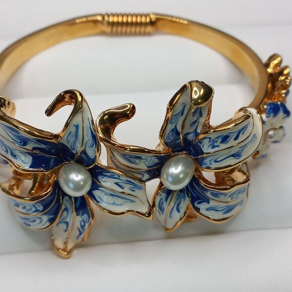 KJL Kenneth Jay Lane Gold/Blue Lily Flower Bracelet - Picture 4 of 9